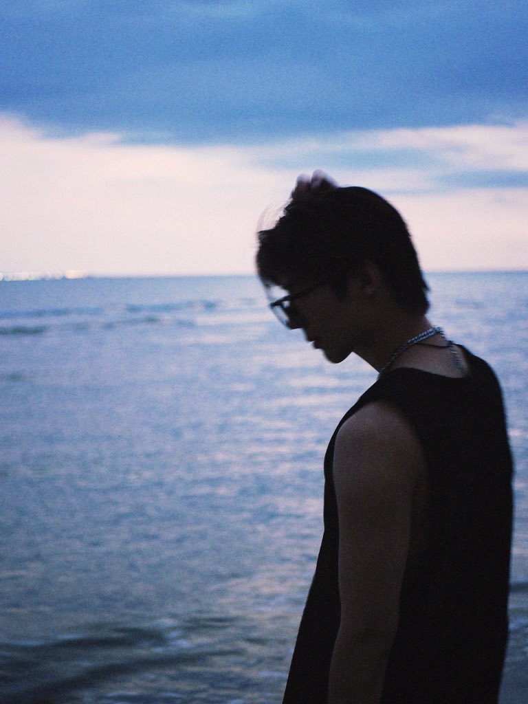 HGTCS's tweet photo. 下次去看海，想和你一起

#旅行  #海边  #三亚  #少年感  #反差  #椰梦长廊 https://t.co/5TtKXPv5yw