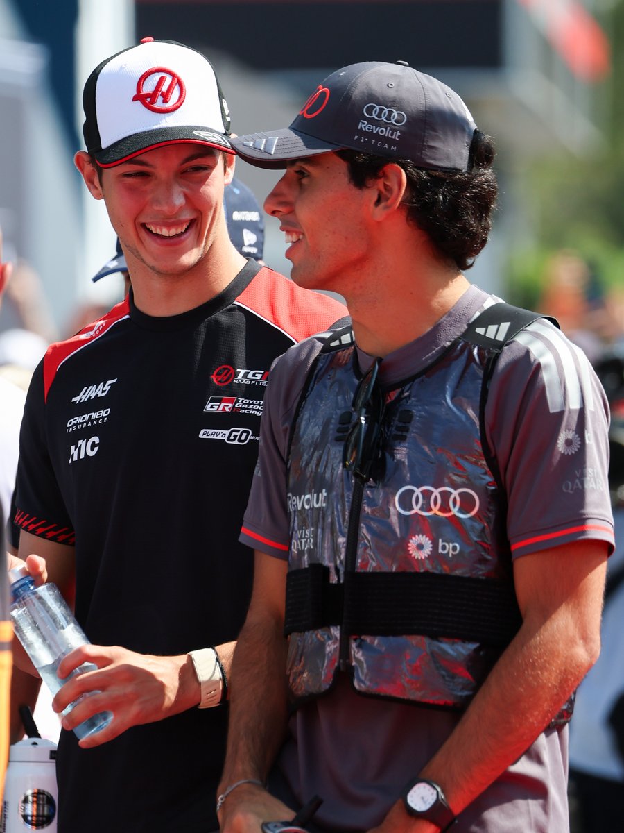 HaasF1Team's tweet photo. Beartoletto is back! 🤝

#HaasF1 #F1 #ItalianGP https://t.co/Whs3i9BSqV