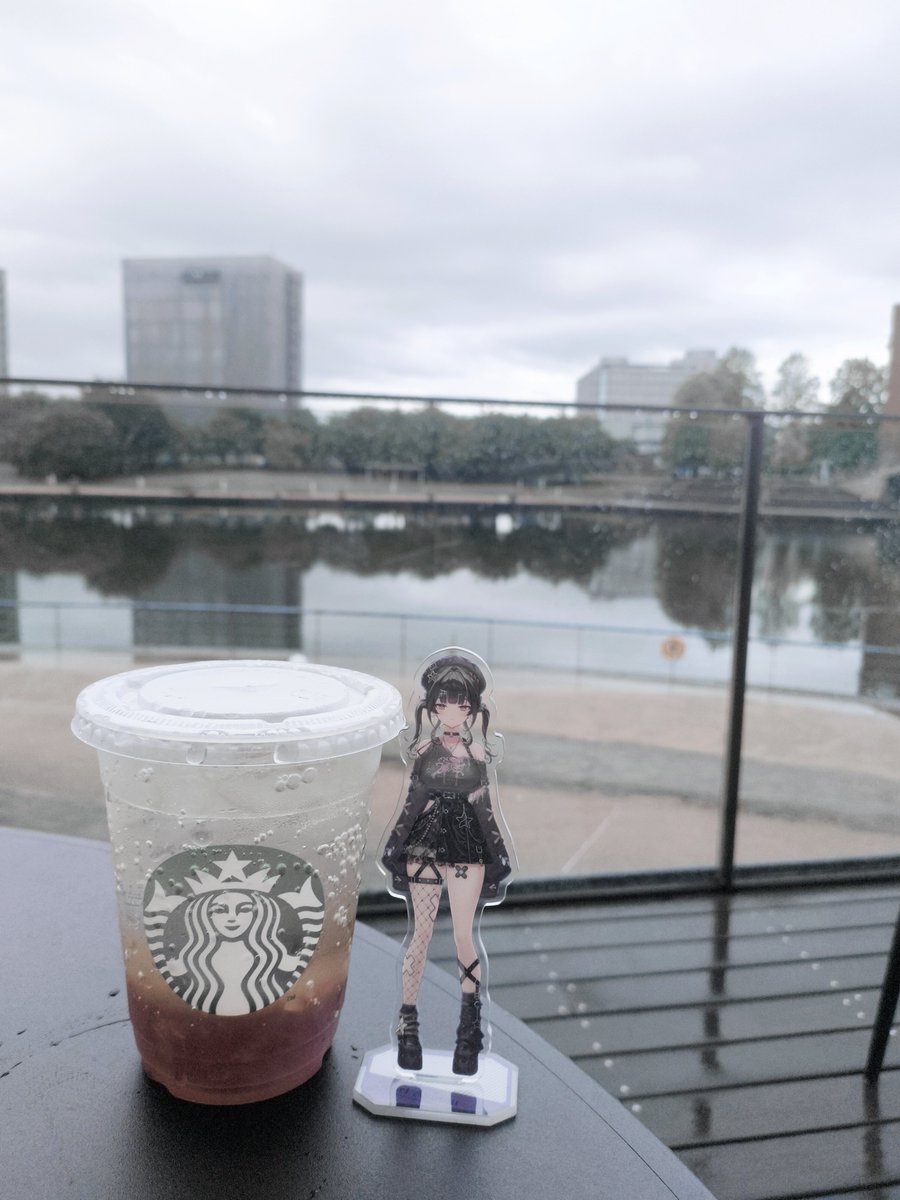 esora1004's tweet photo. あゆゆこんにちは ❤︎´-
先日北陸旅行に行きました！
前にリプ返でクレープ美味しかったって言ってたのを思い出して、クレープを食べました(๑ o̴̶̷̤ ༥ o̴̶̷̤)
抹茶味とっても美味しかったです！
あとスタバの巨峰ぶどうソーダも飲みました！あゆゆにぴったりな色でした🍇💜
︴#あゆめいと便り https://t.co/USxl4BcbUo