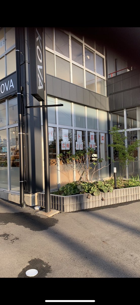 selectsmithshop's tweet photo. いつぞやの写真、無理矢理クビにされた友だちが「フザケた店だ」って言ってたなぁ https://t.co/z8QOgzWezk
