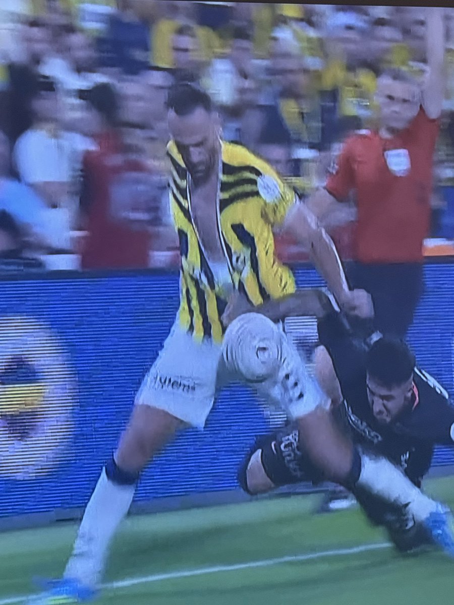 Altay19989's tweet photo. Hakemin dün akşamki Fenerbahçe aleyhine vermiş olduğu skandal kararlar. https://t.co/6vys1kJ7IZ