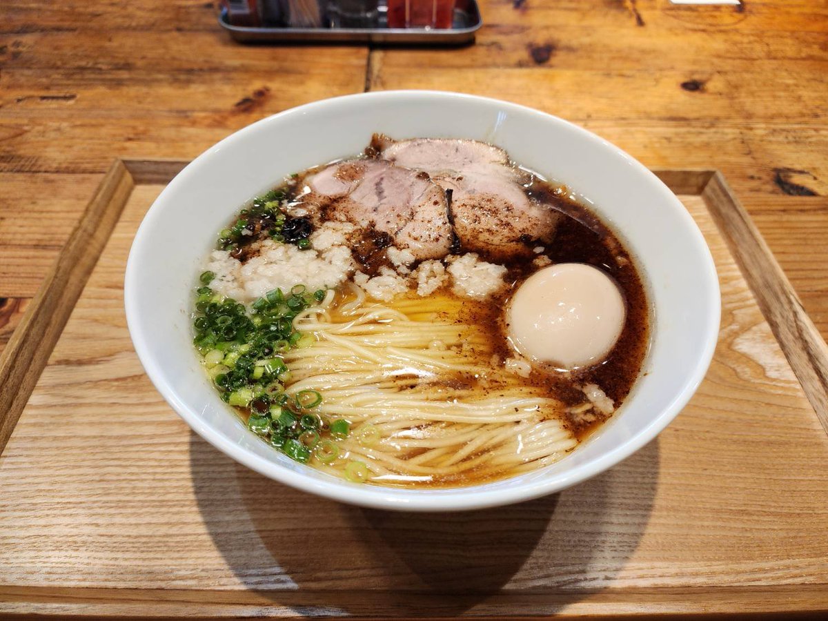 kami104's tweet photo. 大分県国東半島ブンゴタカ“タ”には懐古趣味をくすぐる「昭和の町」がある。九州最古の木造建築、国宝「富貴寺」がある。さらに萌えまくるローカルスーパー「かかぢ」がある。さらにさらにぃ、そう「中華そば山猫」がある。惹きつけてやまない。https://t.co/CV0x0hzQGl https://t.co/gGkOJSIUNe