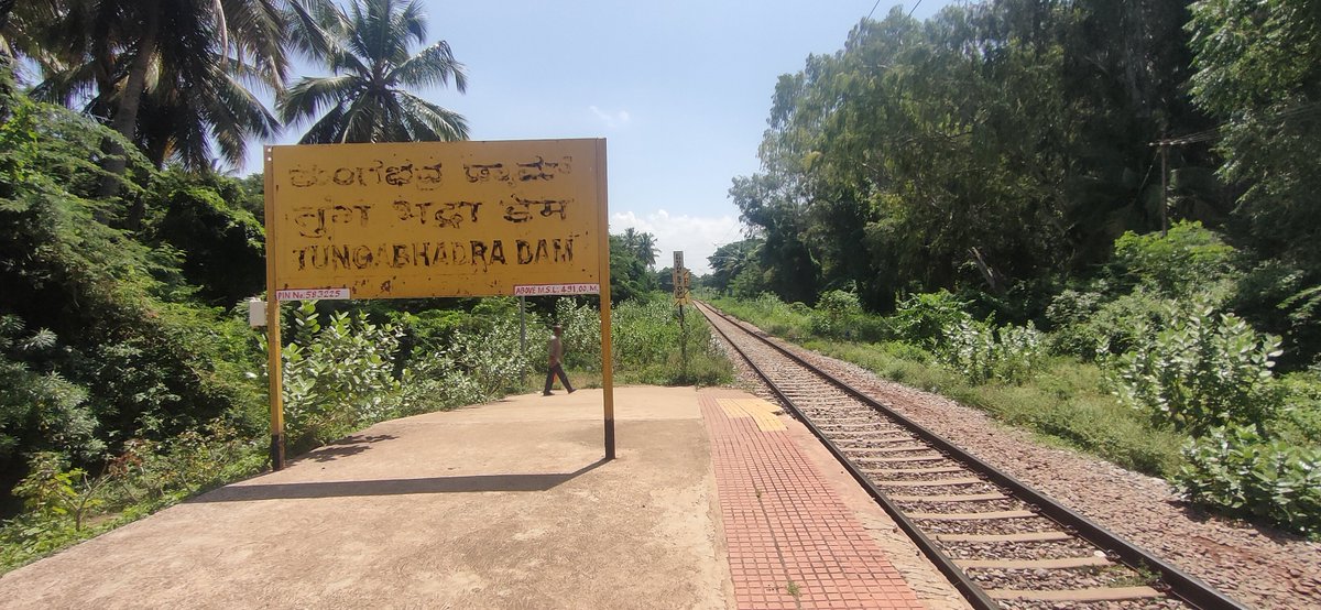 HospetRailUsers's tweet photo. @SWRRLY @GMSWR @drmubl @VSOMANNA_BJP @AshwiniVaishnaw @RailMinIndia @RailwaySeva @etukaram_inc Request to improve basic passengers amenities at Tungabhadra dam rly station like drinking water,PF shelter, toilet,extra platform, snacks,food,parking,cleanliness &amp; proper entrance. https://t.co/avgsllMnGU