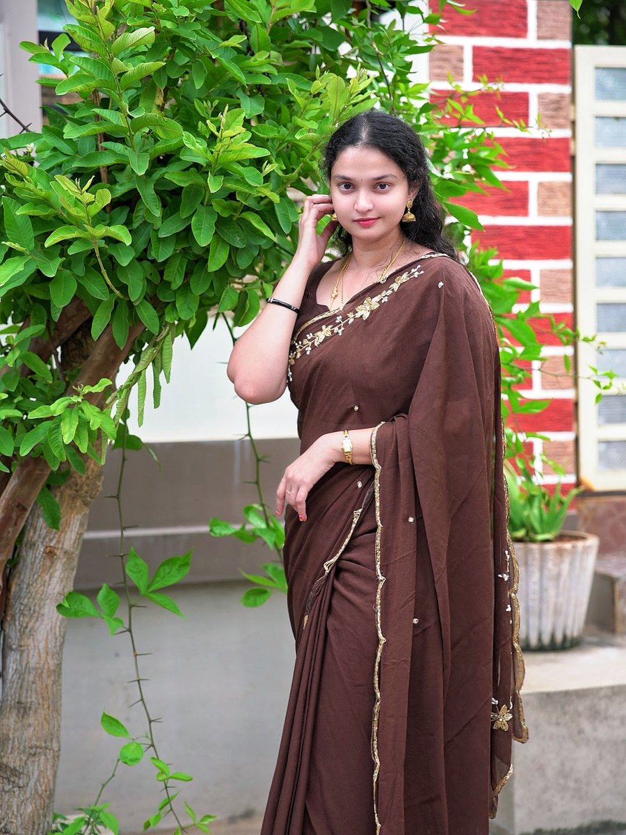 SumiiTalks's tweet photo. Saree link 👇
https://t.co/tE1qzg7ey1
ANJ01 🌙 https://t.co/3rzWP5LSd9
#design #sareeblogger #browns #sareeonline #ootd https://t.co/hTOFvtQSil
