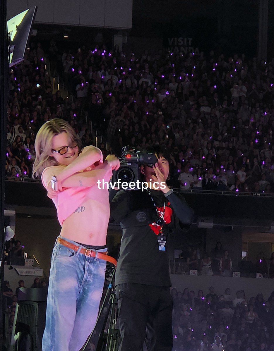 thvfeetpics's tweet photo. jimin naked i will not gate keep https://t.co/irdG0rZy8G