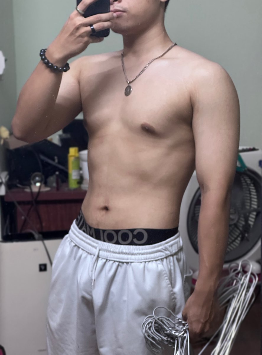 Ry1uxQ's tweet photo. Nuwng quá, cần người mút đầu ti https://t.co/fd5xfKHGCS