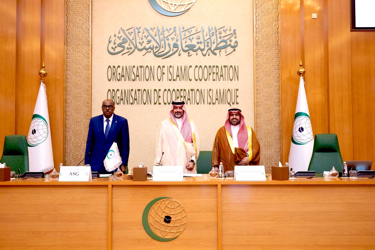 OmanConsulateJE's tweet photo. شاركت سلطنة عُمان ممثلة في القنصلية العامة لسلطنة عُمان، ووزارة الثقافة والرياضة والشباب في "ندوة الدبلوماسية الثقافية للشباب وتنمية مهارات القيادة" والتي عُقدت في جدة بتنظيم بين وزارة الرياضة بالمملكة العربية السعودية ومنظمة التعاون الإسلامي.
@FMofOman 
@mcsy_om https://t.co/DoUBF6XSVG