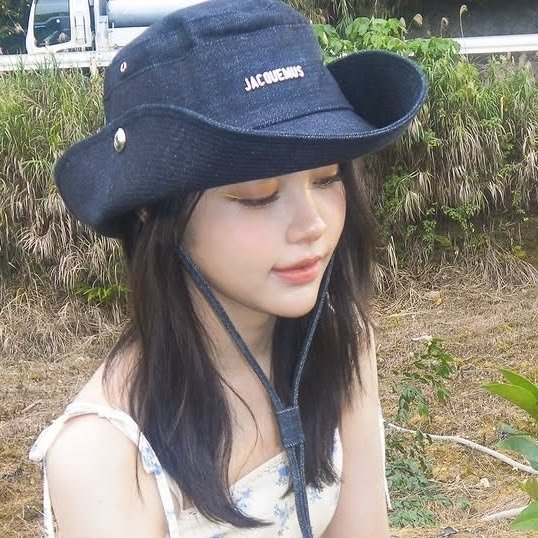 qxhqc's tweet photo. Ngomong-ngomong, aku belum memperkenalkan diri! 

🎀nama aku hana 
🎀 orang Jepang
🎀 umur 15 tahun 🇯🇵💕
 
Aku suka Wonhee dan Carmen!
 Aku belajar bahasa Indonesia sejak tahun lalu. Setelah lulus SMA, aku pasti ke Indonesia! 🇮🇩 https://t.co/bTVc8v75GI