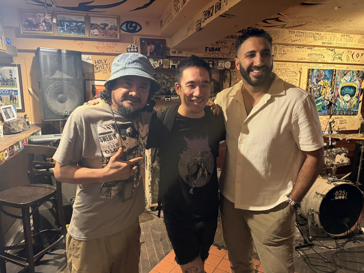 elpuente_again's tweet photo. 昨夜満員御礼長丁場凄かったです！
前田さんに届け！！
来年もこれからも楽しみです！
イワカタさん夫妻を始め
皆様本当にありがとうございました！

【9月の蝉】

・THE GOD
・バビロンブレイカーズ
・NAKED YEGGS
・RYDEEN
・やさぐれ
・G.L.G
・ロンとパリス
・地下水道

MC：M-13
FOOD：Tiger Lily https://t.co/s6uqICUenE
