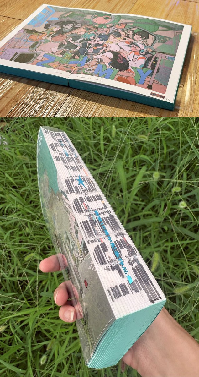 komugiko_2000's tweet photo. めちゃくちゃかっこいい本になってます。10年分の絵のかたまりです。発売中📢 https://t.co/jz1nbg0DJ1