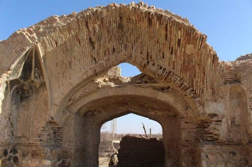 helmaghazavi123's tweet photo. رباط یا کاروانسرای عشق یکی از چندین رباط تاریخی شهرستان گرمه است که در دورۀ تیموری بر سر شاهراه ارتباطی گرگان و نیشابور بنا شده است.
مصالح اصلی بنا سنگ، ساروج و آجر است و طرح کلی آن تا حد زیادی به رباط قلی شباهت دارد
#سرزمین_گنجینه_فرهنگ
#گرمه_گنجینه_فرهنگ https://t.co/6Jz8dKX0MX