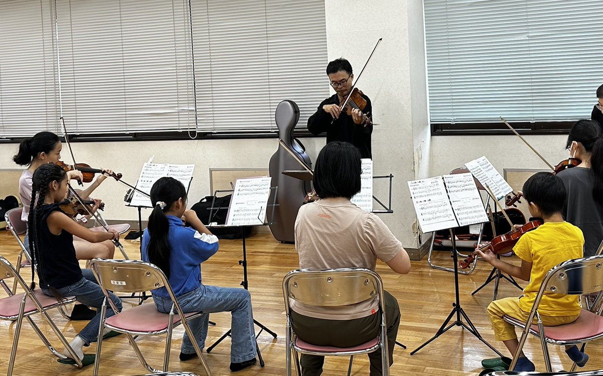 shonan_jrplus's tweet photo. ご無沙汰しております。
来年5月2日の定期演奏会に向け、ジュニアジュニアも本日再始動！「弓の場所を揃えて弾こう！」をテーマに、みんなで練習しました。 https://t.co/Q7vzAB1FvP