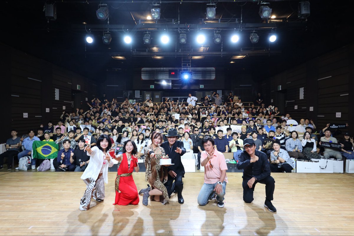 LgdTime's tweet photo. 초신성 플래시맨 40주년 기념 MESS 이벤트 Part.3
개조실험제국 메스! 그들은 한국을 정복하러 다시 올 것이다!💫

한국 팬 여러분, 진심으로 감사드립니다!🤎🖤🤍🤎🖤🤍
@joujinakata123 @HagiwaraSayoko @iWsr4oba6opNE8l

#플래시맨 #후뢰시맨 #フラッシュマン

🔗 https://t.co/GHxhQ14RWy https://t.co/51xBjZaOEi