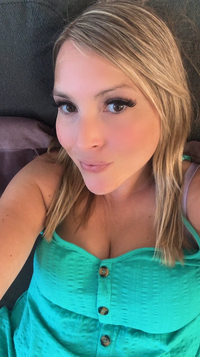 nini_oxx's tweet photo. Happy Sunday ❤️ https://t.co/V4AzEqBHO4