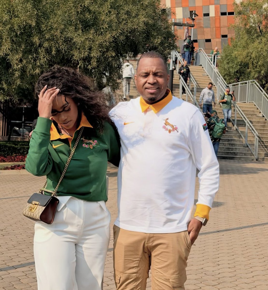 Cebe_Lihle23's tweet photo. Itumeleng Khune and his gorgeous wife, at the Springboks against the New Zealand All Blacks game, at the FNB Stadium in Johannesburg❤️ https://t.co/OOD8Dv6pTu