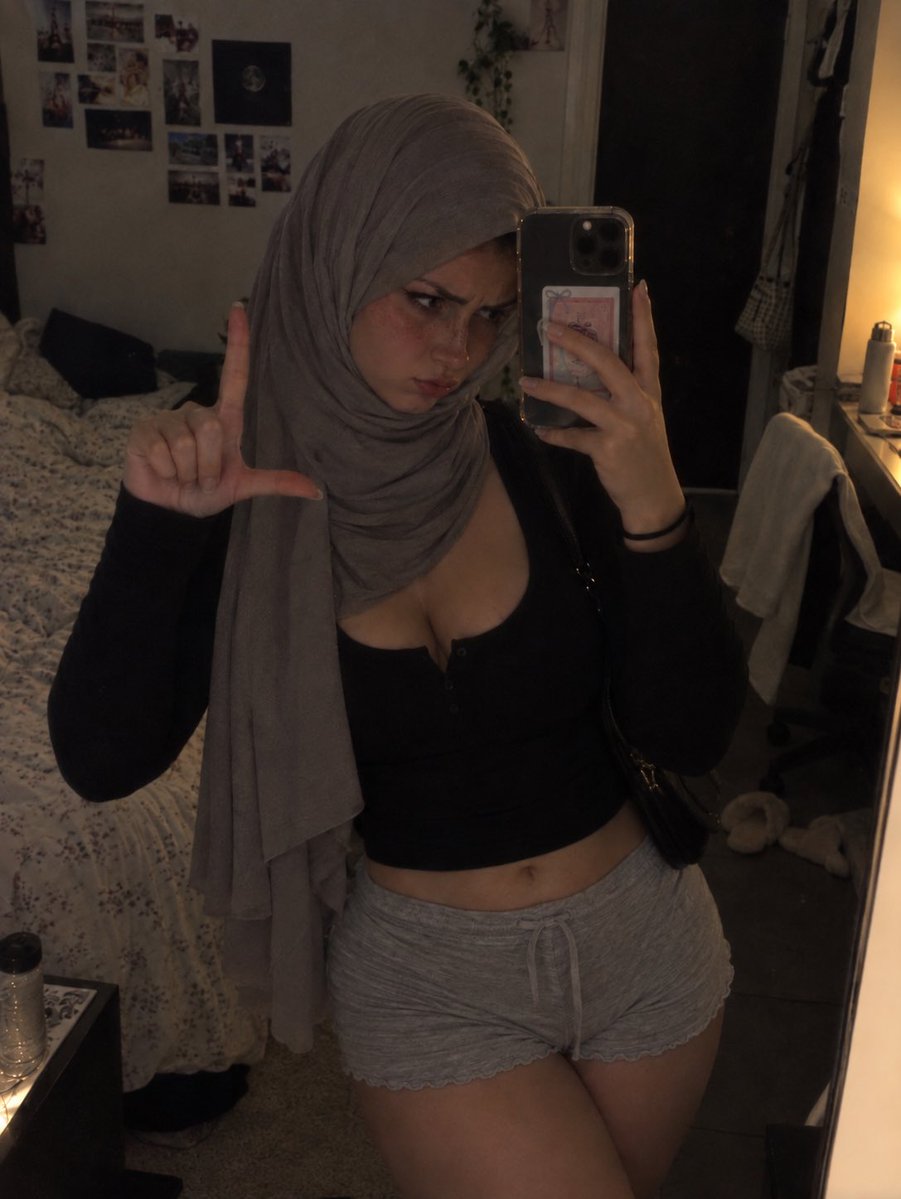 bnwoaisha's tweet photo. how many losers can i drain before going to bed♠️ #paypig #findom #bnwo #wldm #paypiggies https://t.co/XljRIDwdQ9