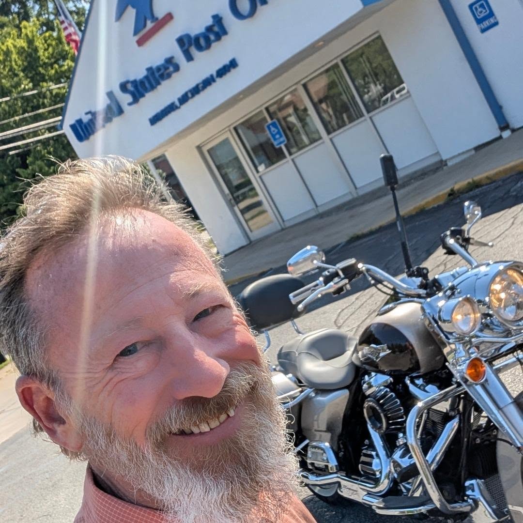 MillicentFatora's tweet photo. Went out for cigarettes and ended up in Memphis. She’s gonna be mad. https://t.co/28Km1UKSOf