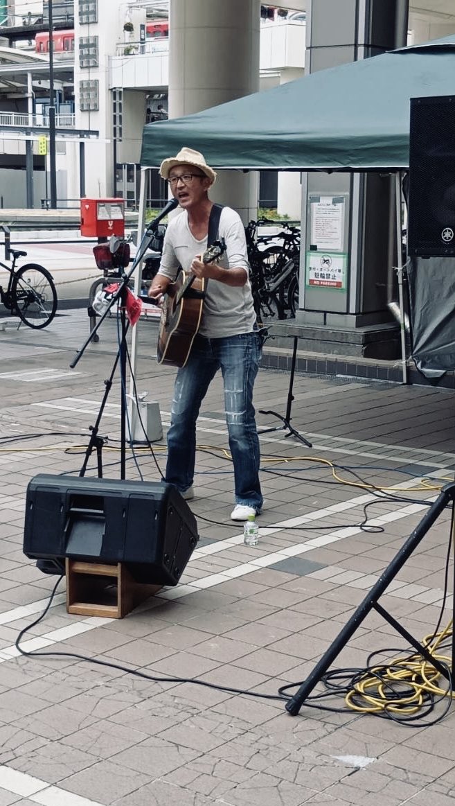 HibiYushi's tweet photo. まちおとinGAZG南広場ライブ、ありがとうございましたー！ https://t.co/dYc1LZN4ZX