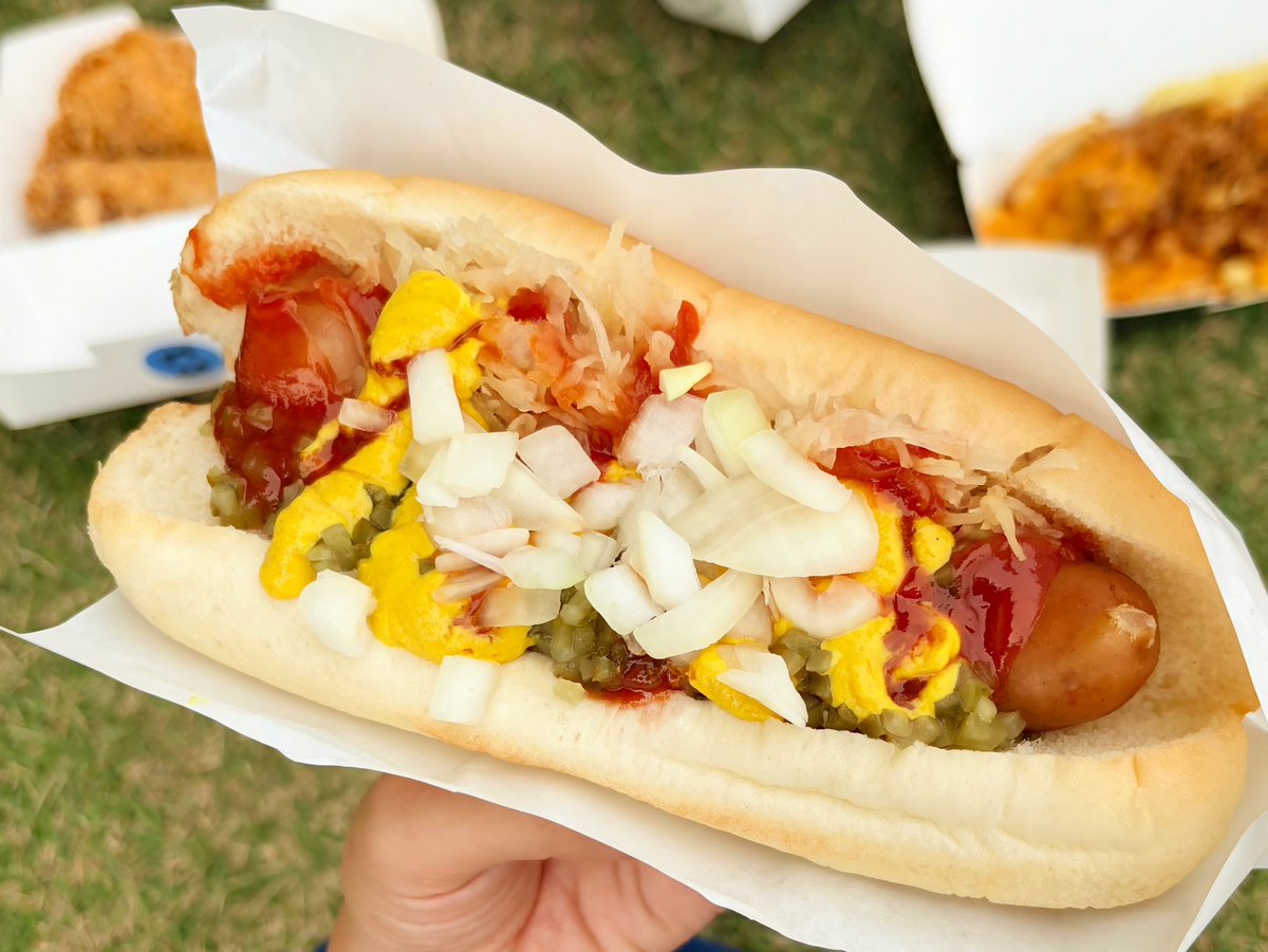 aronoooooo's tweet photo. 🩵FOOD TRUCK USA EAT ME

ホットドッグニューヨーク

ジューシーなソーセージに、シャキシャキのザワークラウトと甘酸っぱいレリッシュ、フレッシュオニオンが乗ったホットドッグ🌭
食べ応え抜群👍

#福井 #グルメ https://t.co/SuAHR5Wj2s