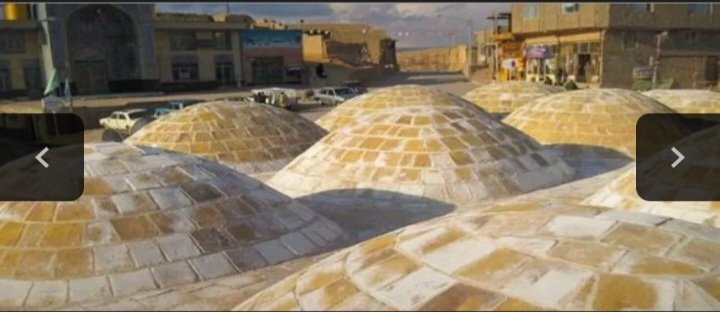amirabbas180400's tweet photo. مسجدجامع ایوریکی ازآثارمهم مذهبی-تاریخی شهرستان گرمه است که براساس کتیبۀ داخل بنا درسال۱۱۷۱هجری ساخته‌شده است.مسجدبا مصالح خشت و گل ساخته‌شده وسقف آن باگنبدهای کوچک ضربی پوشش یافته که بر روی ۷ستون و۶نیم ستون مدوربزرگ قرارگرفته است. #سرزمین_گنجینه_فرهنگ 
#گرمه_گنجینه_فرهنگ https://t.co/qqPDXyTGz0