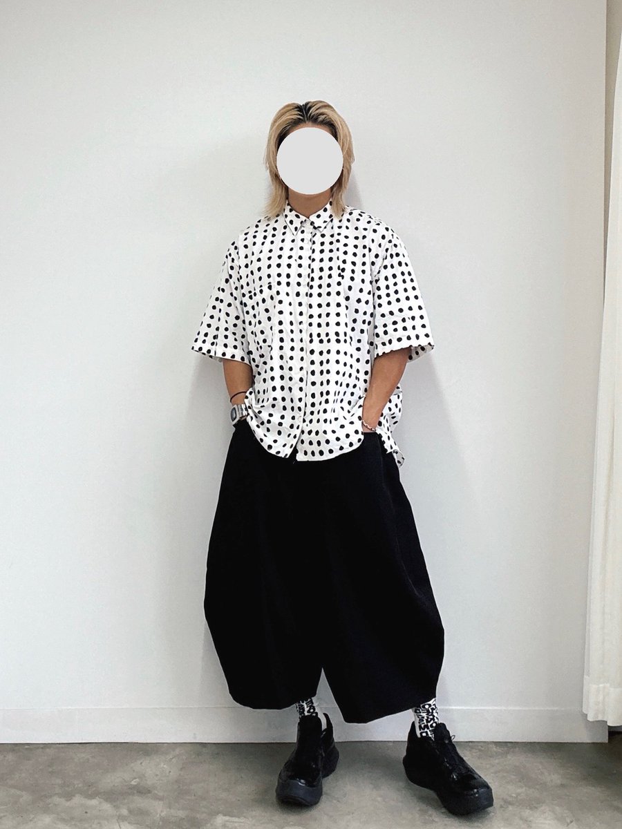 drip_headline's tweet photo. まだまだ半袖でいい。
#commedesgarcons
#blackcommedesgarcons
#salomon https://t.co/sGLtBBJuxZ