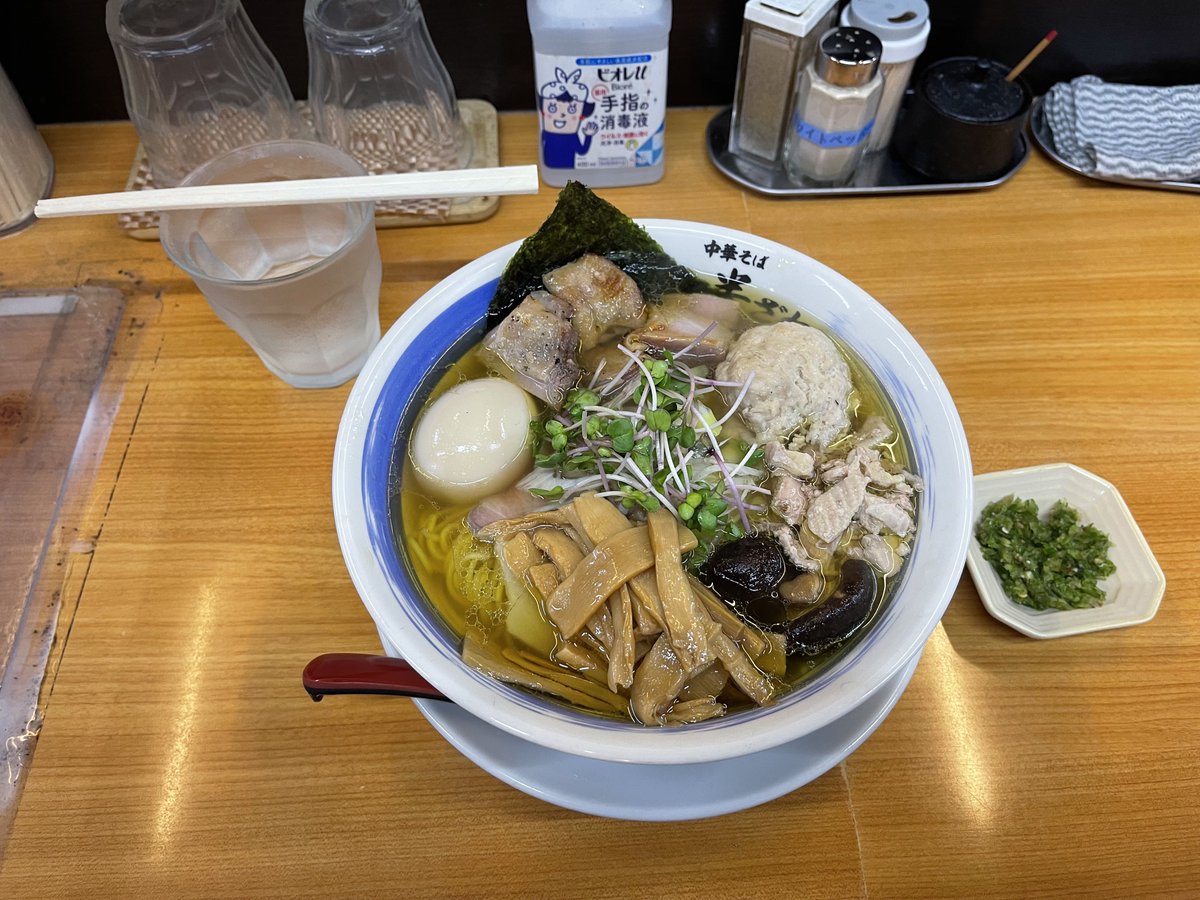 FATNao1's tweet photo. 中華そば半ざわ＠西巣鴨
半ざわの日
キジ出汁ラーメン塩‼️

上品かつ奥深い味わい‼️

トッピングも頗る良き‼️

頬が落ちるような旨さ💯😋
頬が落ちるような美味さ💯😋

ご馳走様でした😋😋😋

ご馳走様でした😋 https://t.co/ZThJcLZe0X