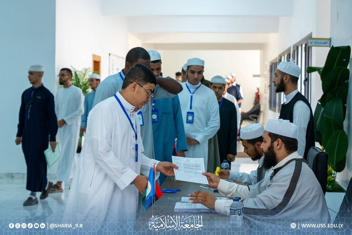 sharia_9_8's tweet photo. #مقتطفات
#المقابلة_الشخصية لطلاب السنة الأولى بالجامعة الإسلامية.
مقططفات من اليوم الأول للمقابلات الشخصية للمتقدمين للالتحاق بالسنة الأولى، وسط إقبالٍ كبير من الطلبة المتقدمين، في مشهدٍ يعكس رغبتهم وحرصهم على الالتحاق بالجامعة الإسلامية، والاستفادة من بيئتها ا��علمية والتربوية. https://t.co/VcfadKT1an