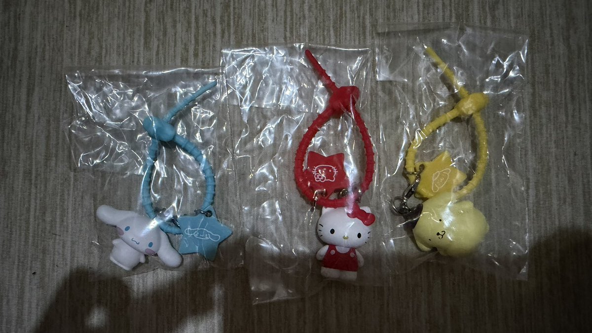 mini_____o917's tweet photo. サンリオキャラクターズ
ななほしカラフルマルチチャーム 交換

譲）ポムポムプリン、キティ、シナモロール

求）同種クロミ>>異種クロミ、たまごっち系

郵送での交換希望です。条件合う方リプ又はDMよろしくお願い致します。
 #サンリオ交換 https://t.co/lHvSl6wf8h