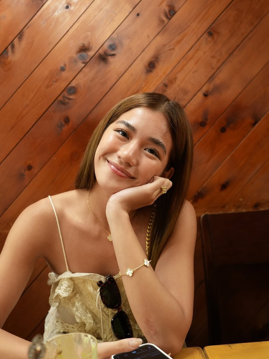 mikhsdaiahry's tweet photo. how is she this pretty and this baby at the same time 🥺 THE NATION’S FIRST LOVE INDEED! 🩵 https://t.co/PnM7oDc0cn
