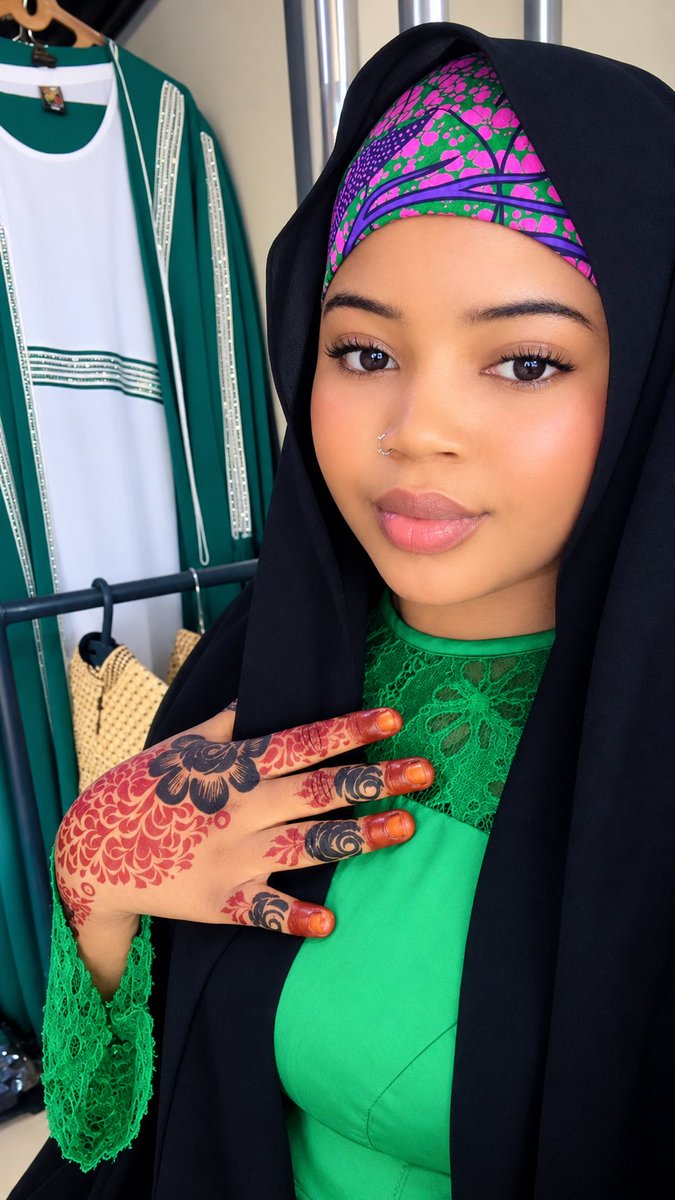 Rukeey_Othman's tweet photo. Ya Rabbi, Ka albarkaci rayuwarmu,Ka sauƙaƙa mana dukkan al’amuranmu, Ka ba mu lafiya,arziki mai albarka, kwanciyar hankali da farin ciki.Ka kare mu daga sharri, damuwa da fitintinu.Ka shiryar da mu zuwa ga abin da Ya fi alheri a gare mu,Ka sa ƙarshen rayuwarmu ya zama alheri.🤲❤️ https://t.co/Emndoq3hDU
