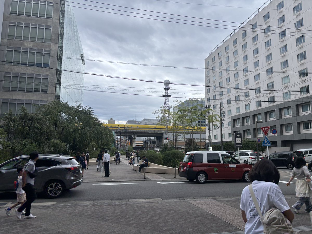 REC_RUITO's tweet photo. 京都駅にドクターイエローいた https://t.co/tAGXpkZj1i