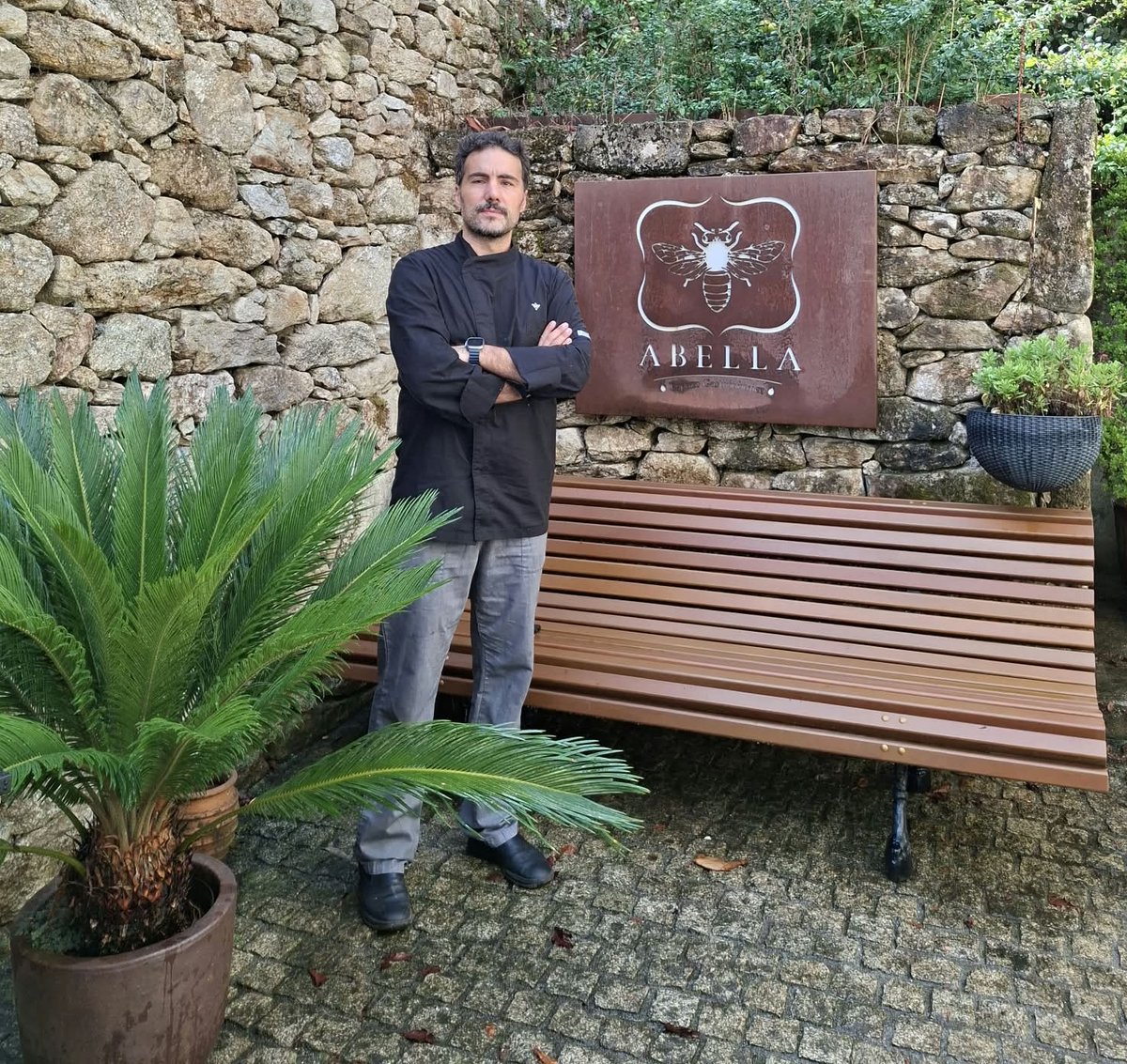 afuegolentocom's tweet photo. ANDRÉ ARZÚA Y ESPAZO ABELLA: CUANDO LA PASIÓN POR LA COCINA SE CONVIERTE EN UNA FORMA DE COMPARTIR https://t.co/NhuJrnmbpN #afuegolento #gastronomia #cocina https://t.co/01iIyQcSHU