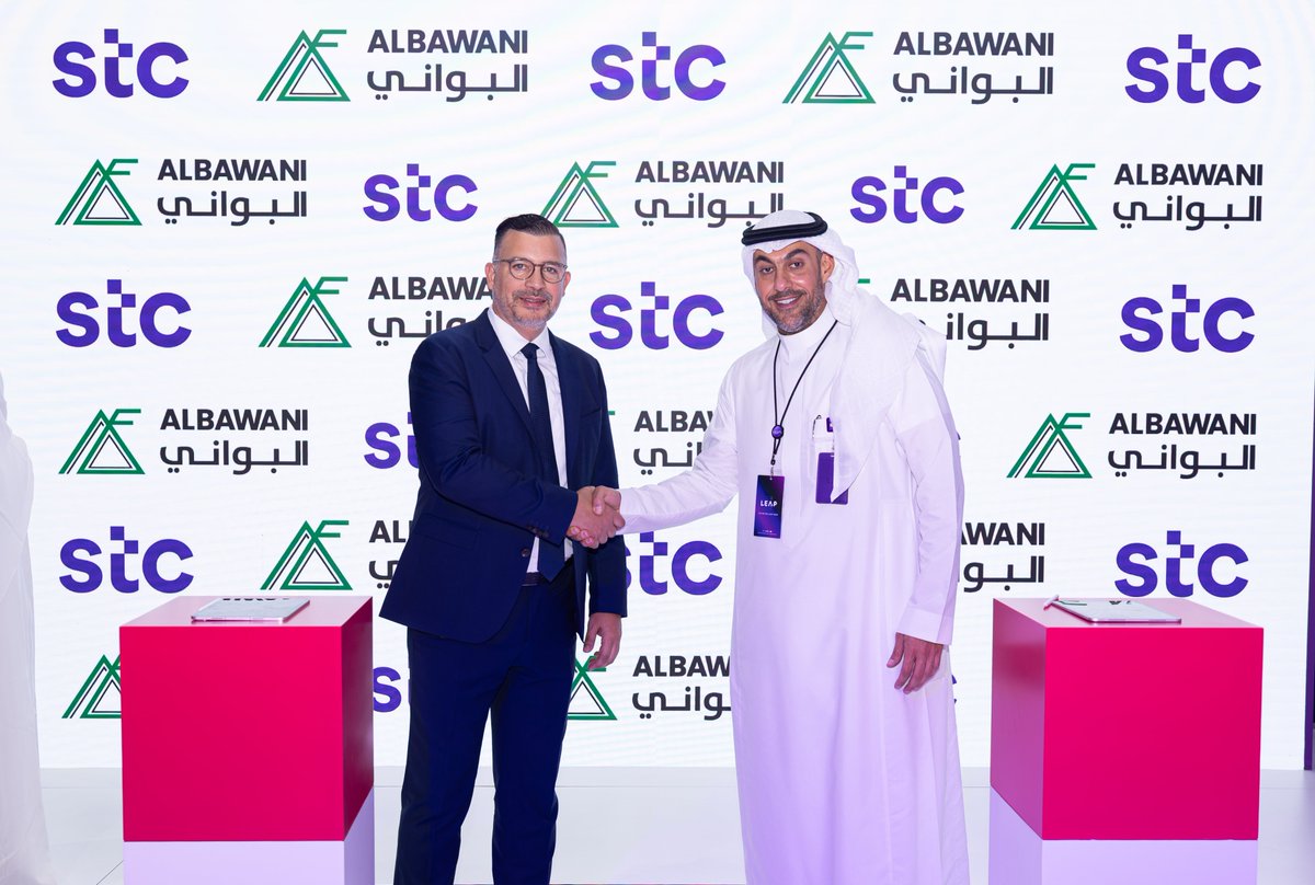 albawani's tweet photo. شراكة بين البواني وstc لتمكين بناء أكثر ذكاءً في القطاع، عبر حلول قابلة للتوسع تعتمد على الذكاء الاصطناعي لرفع الكفاءة وتعزيز السلامة وكفاءة التكاليف.
وقّعها فادي سليمان، الرئيس التنفيذي للمعلومات في البواني، ورشيد جمجوم، المدير العام للمبيعات وتطوير الأعمال لقطاع الإنشاءات والإسكان في stc .

AlBawani and stc have entered a partnership to enable smarter construction across the industry, with scalable solutions powered by AI that raise efficiency, strengthen safety, and optimize cost.
Signed by Fady Slieman, GCIO, AlBawani, and Rasheed Jamjoom, construction and housing Sales & BD GM, stc
#LEAP #SmartConstruction