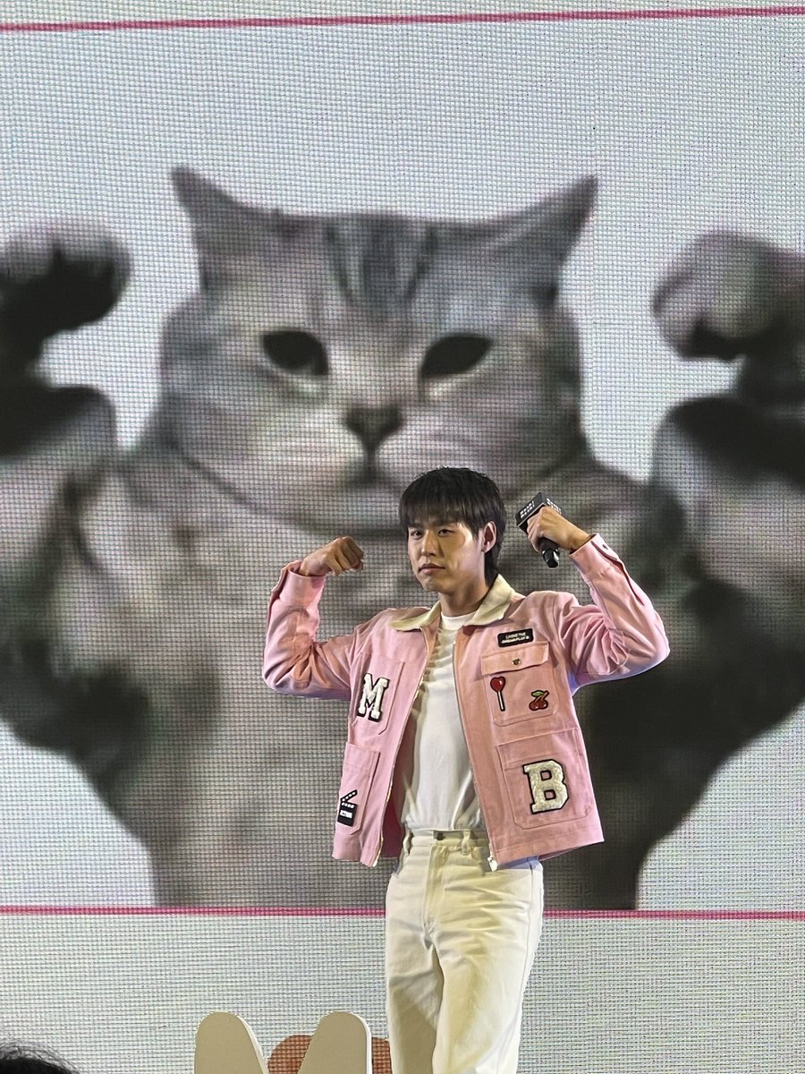 Orange_Mee's tweet photo. บทลงโทษแสนน่ารัก 🐶🐱

Moshi Moshi BILLKIN 1st Presenter 

#MoshiMoshixBILLKIN  #MoshiMoshi https://t.co/hOKMMk9h34