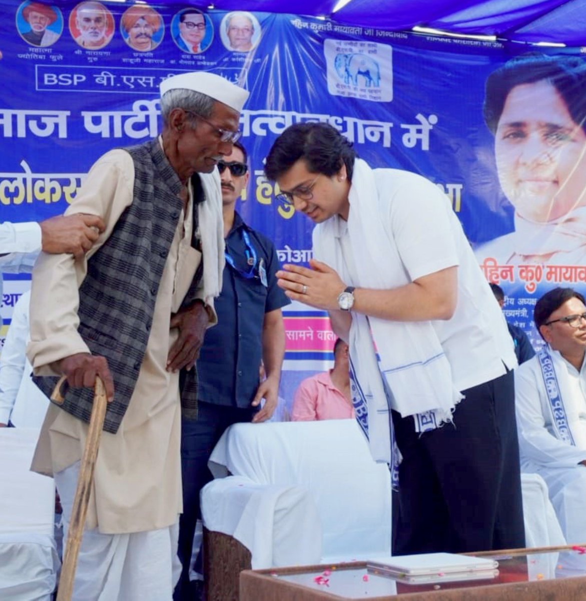 Iam_Virendra_11's tweet photo. जिससे लगी है सबकी आश,
लेकर बहुजनों का विश्वास,
•
जल्द ही लौटेगा उम्मीदों का आकाश।

#उम्मीदों_का_आकाश https://t.co/vu7Tf5O1Cs