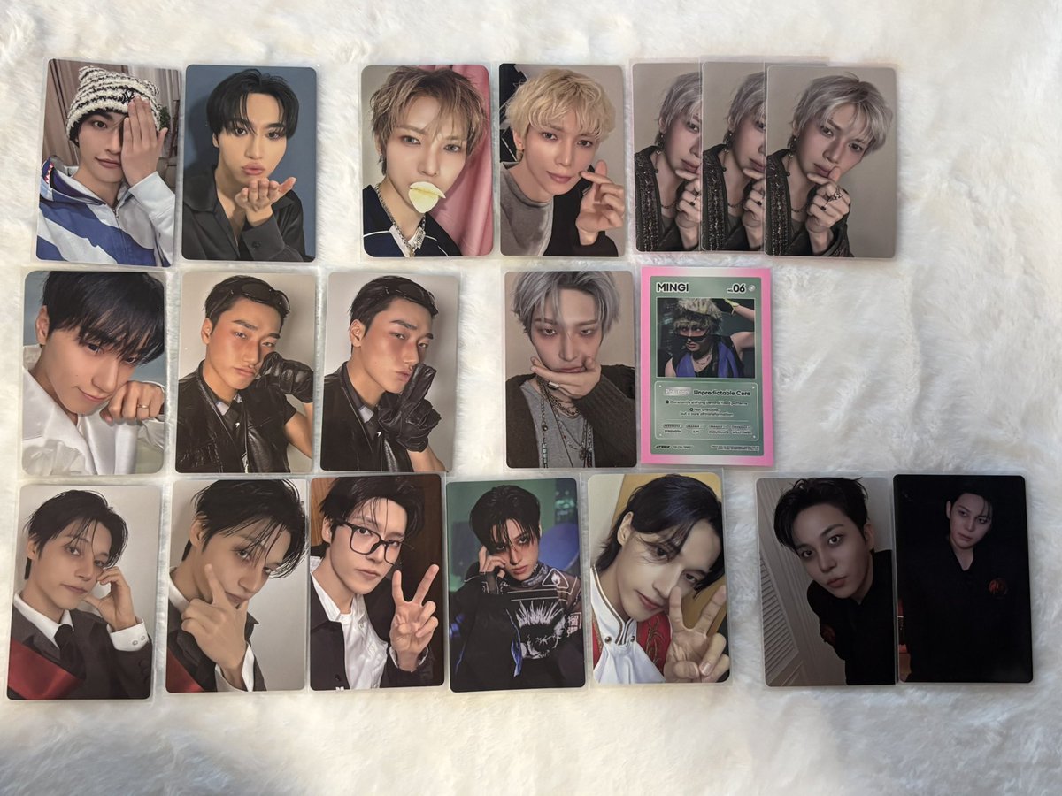 8lu_no1's tweet photo. ATEEZ golden hour part 5 交換　買取

譲・ソンファ、ヨサン、サン、ミンギ、ウヨン、ジョンホ

求・買取>同異種ホンジュン

郵送でのお取引希望です。
お気軽にお声がけください🙂‍↕️ https://t.co/DDo6Yasvhl