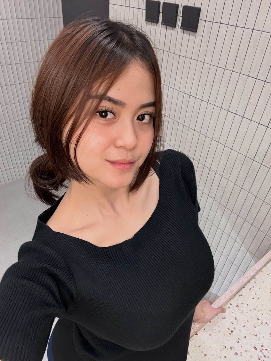 cwcwcntikk's tweet photo. melindaaprnn https://t.co/t1o6YZDPsz