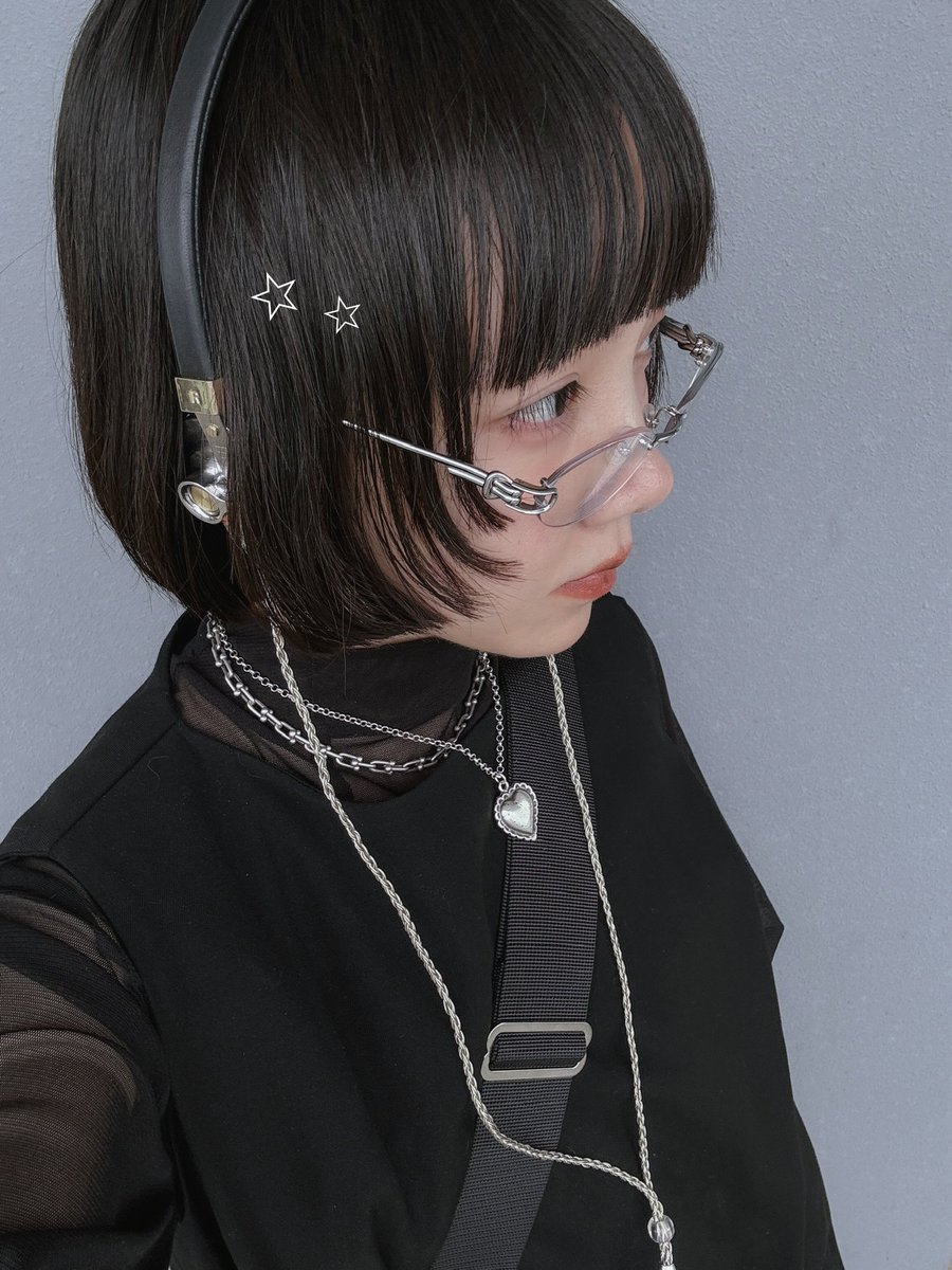 ymdn_000's tweet photo. リムレス買った
初ジェントルモンスタ👓 https://t.co/yrGwWFZbfX