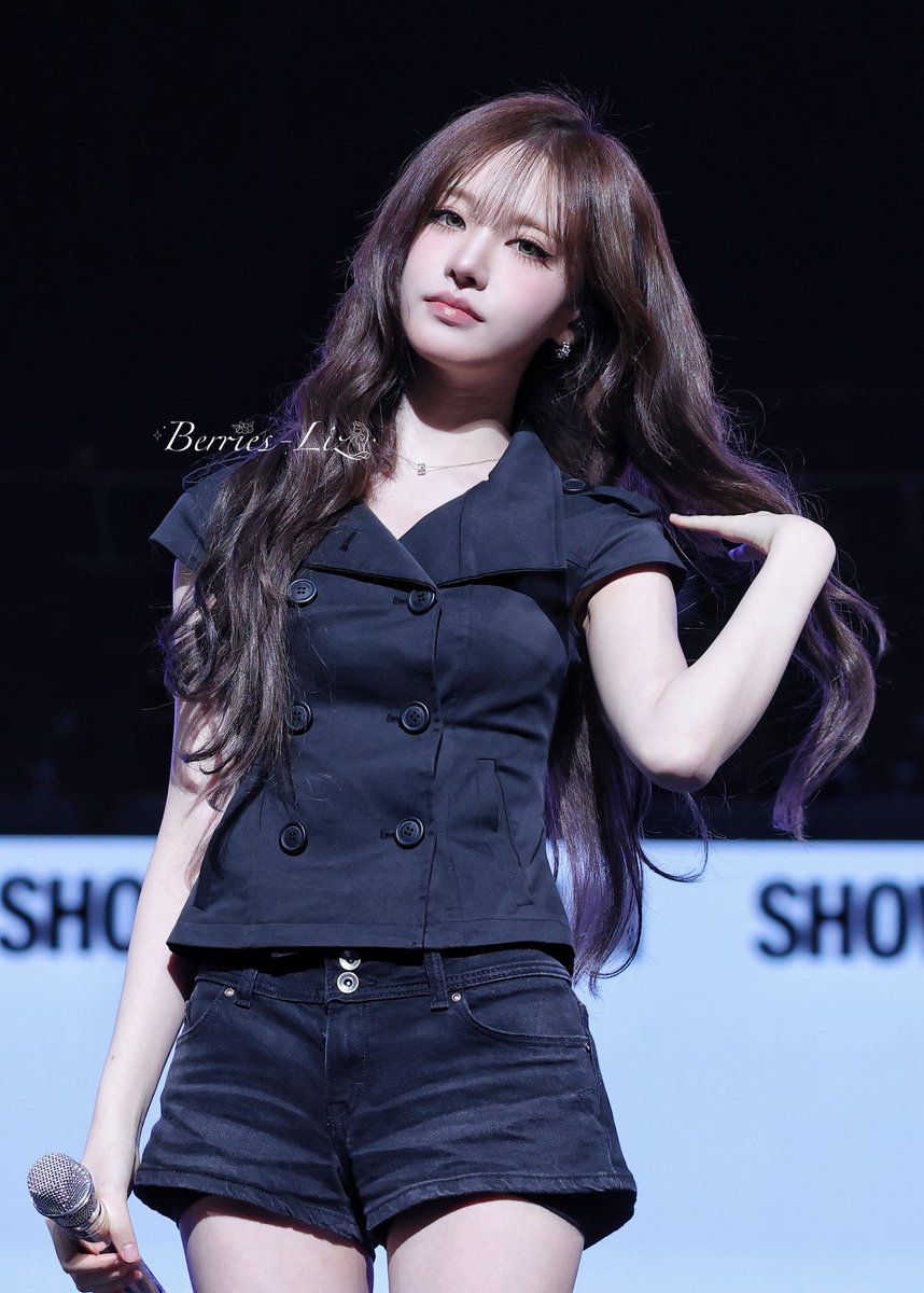 Berries_Liz1121's tweet photo. 🫐260906
💃 Hong Kong DAY 3

 #리즈 #아이브 #LIZ #IVE #アイヴ #リズ https://t.co/SEmnNLkMuF