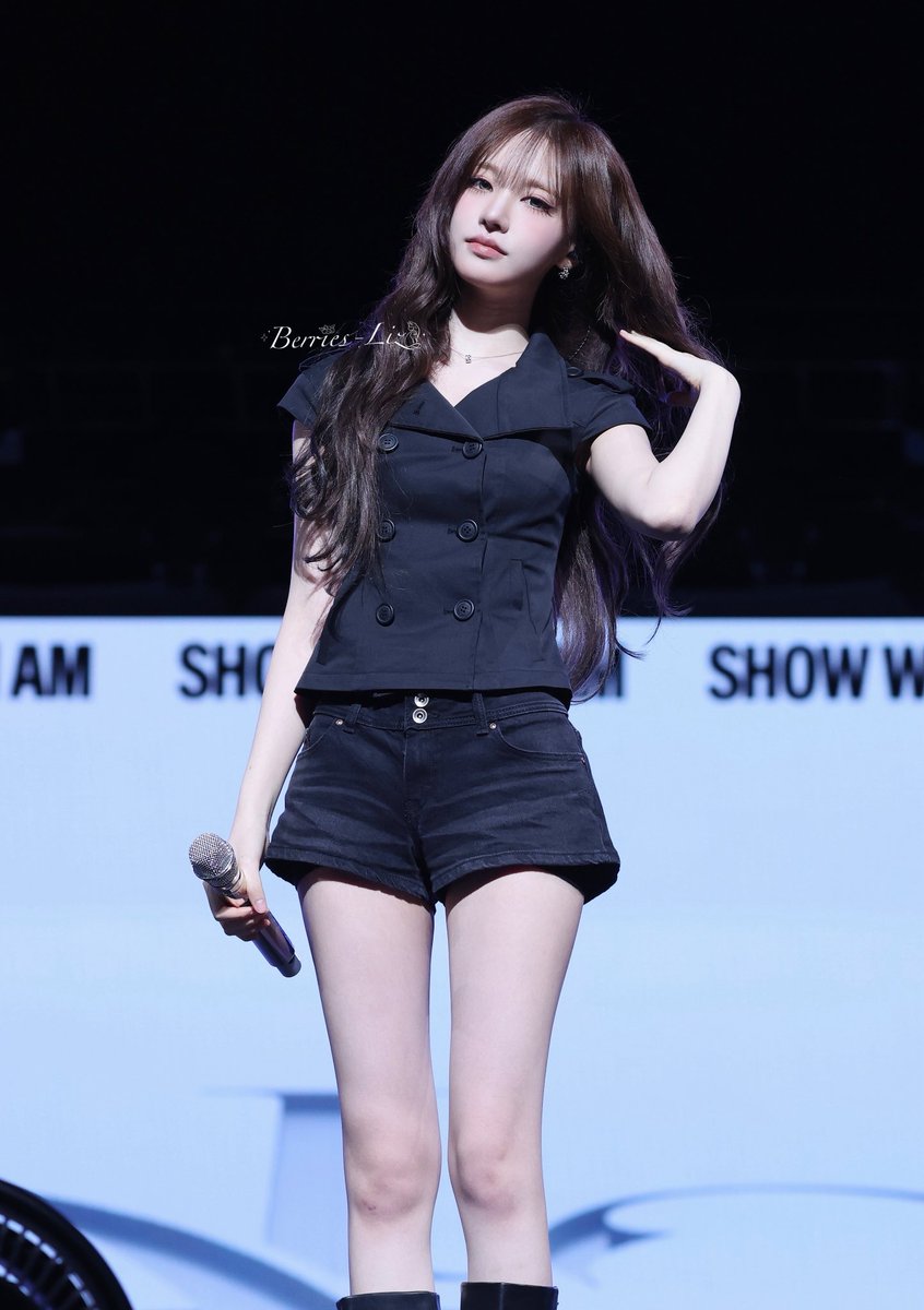 Berries_Liz1121's tweet photo. 🫐260906
💃 Hong Kong DAY 3

 #리즈 #아이브 #LIZ #IVE #アイヴ #リズ https://t.co/SEmnNLkMuF