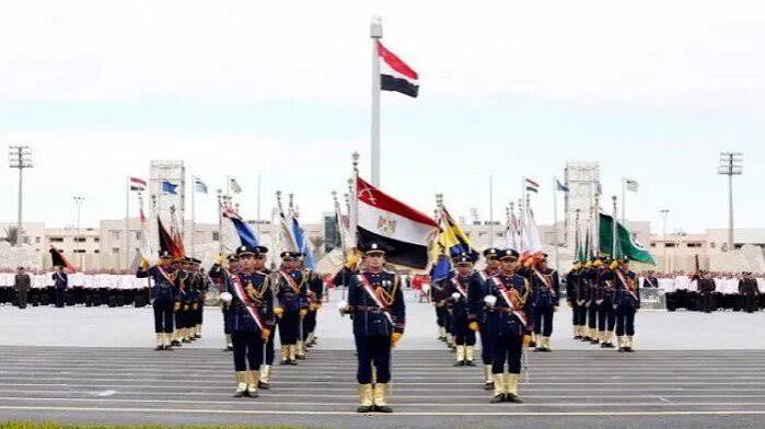 aserasorat's tweet photo. 👀 بهدوووووء كده ..  وبدون عصبية ولا نرفزة .. 
🔸 عايزين نبقي متفقين ان حشود الشباب اللي احنا شايفينهم بيقدموا في كلية الشرطة .. والكليات العسكرية .. مش هدفهم خالص التضحية في سبيل الوطن وبذل الغالي والنفيس من اجل رفعته وسلامة اراضيه .. دا جيل انا عارفه كويس .
5/1 https://t.co/e4sCPBf7RS