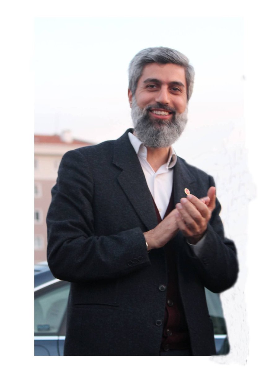 cihanarslan49's tweet photo. 2018 sürecinde birçok akrabamıza kendimizi,mazlumiyetimizi anlatmakta zorlanıyorduk .Ancak son dönemlerde herkes "Hoca haksız yere hapse atıldı.Sırf onlara boyun eğmedi diye zulmediyorlar" diyorlar. 
Ey İslam düşmanları! Bu planınız da başınızda patlayacak

#HocamlaOkuyorum https://t.co/i5fW1BJ0DK