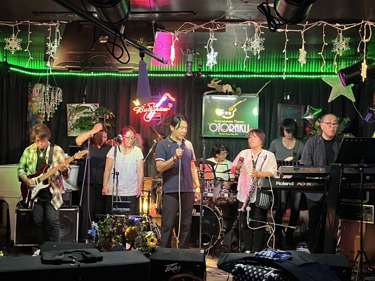 KentaBass's tweet photo. 昨日のベストテンライブありがとうございました🙇
満員御礼でございやす🙇
戦利品(誕プレ)もいっぱいありがとう😊
次回のライブでお会いしましょう‼️ https://t.co/JlgzT2qLAd