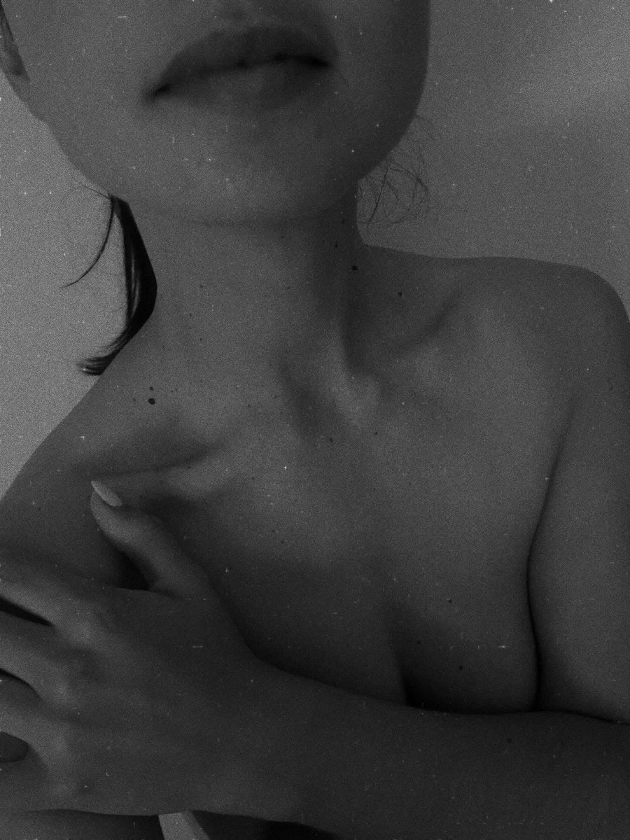 NorbertoMax5's tweet photo. Photo by Lilian Bay on August 11, 2026. May be a black-and-white image of one or more people, makeup, a shower, and text. https://t.co/QwkKXZIc3g