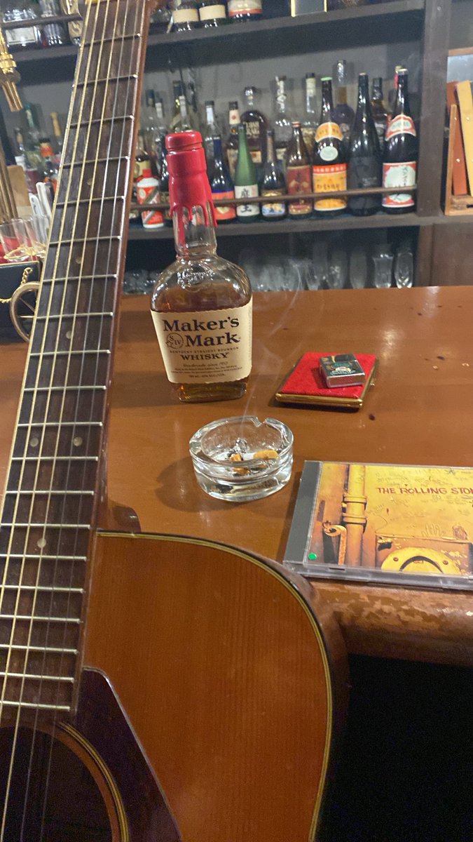 Bar_Clarksdale's tweet photo. 久しぶりにバンドやろうと誘って頂きました。クソ歌下手なのにボーカルギターとは���
いっつも無理ゲーが面白い。
ローリングストーンズの名盤beggars banquetを箱バンでやろうかと思います。
追い込まれないとダメ人間なんですね！ https://t.co/4yLv3kX9IY