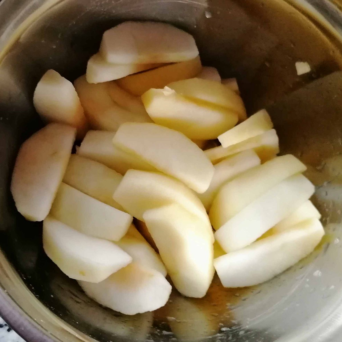 MikeKocht's tweet photo. Sicher nicht DAS klassische Sonntagsessen, aber für uns immer wieder eine Delikatesst:
#Hendlleber (#Hühnerleber) mit #Apfel und #Zwiebel. Dazu passt #Reis immer noch am besten
https://t.co/5UH9hyTeF7 https://t.co/MBOETTfQYf