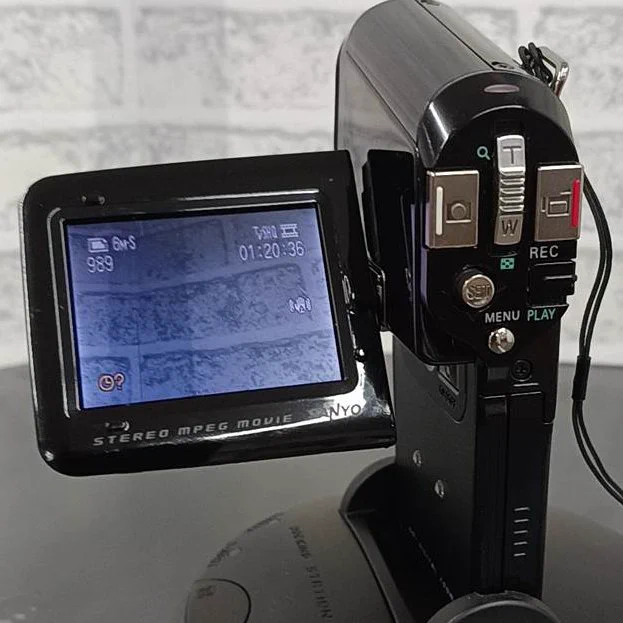 【極美品】SANYOデジタルムービーカメラXacti DMX-C6 即撮影セット 写真・カメラの専門店 ひまわり堂 on X: 