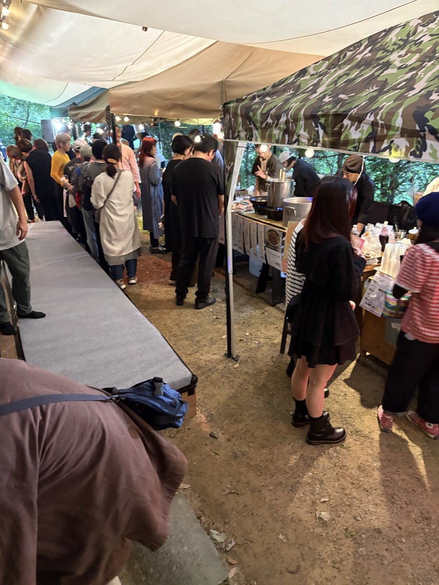rockenroll_66's tweet photo. 本日のライブ会場は「飛騨の里」の古民家。
涼しくて大変雰囲気も良い。ワイン🍷の品揃えも豊富だけど車🚗なので我慢😅 https://t.co/cpIjkAHcu4