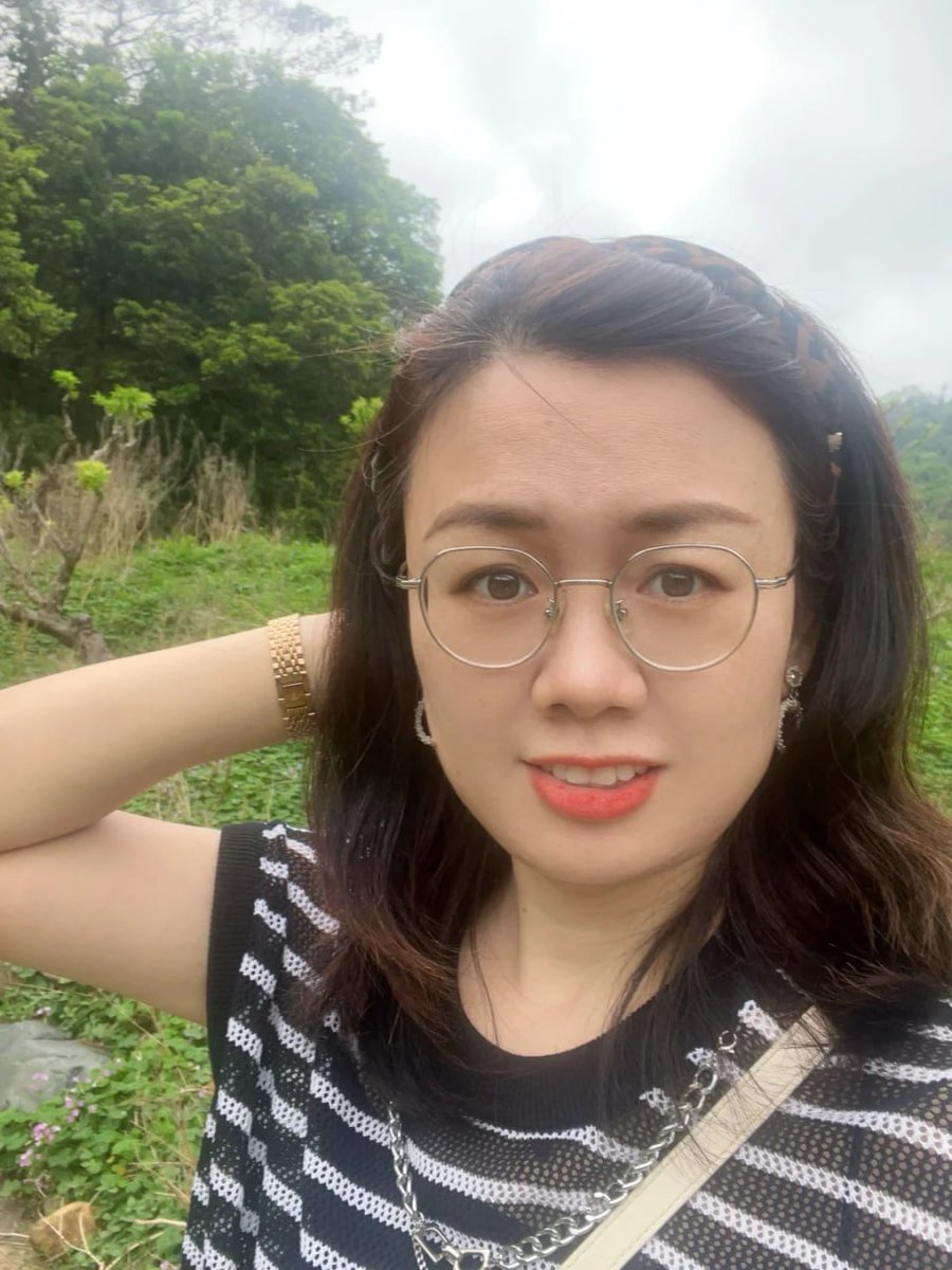 SimbaThe's tweet photo. 35+岁已婚，鼓起勇气第一次在 X 发正面自拍，希望能收获善意与欣赏。 https://t.co/aLM0wVd3il