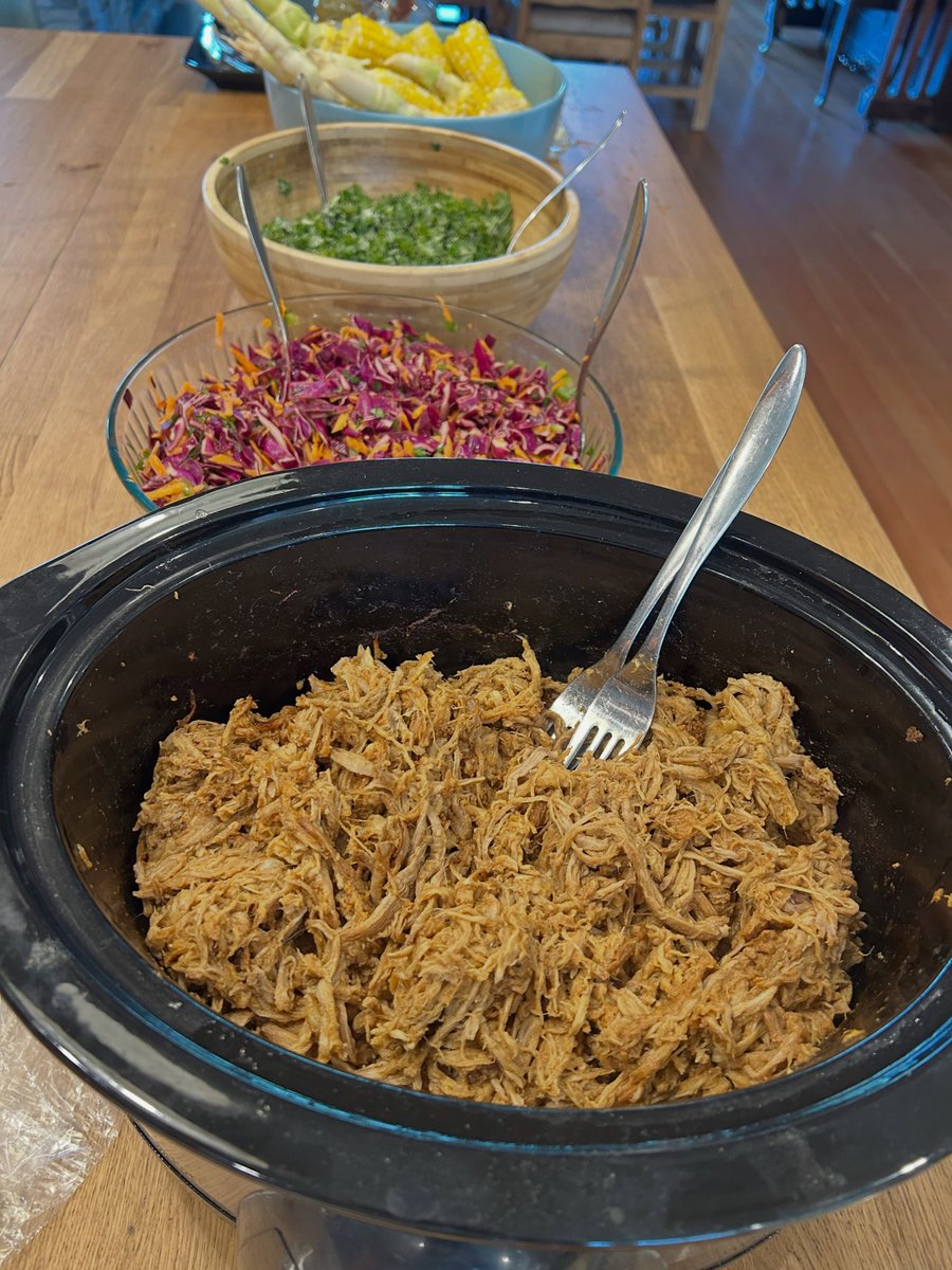 ShantelJan8xa's tweet photo. Tasty pulled pork dinner. Thanks for inviting us—it was great catching up. 7/16/26 https://t.co/hStWFkPMi3